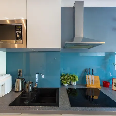 Appartamento Cozy Next To The Metro And Center