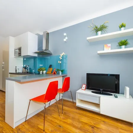 Cozy Next To The Metro And Center Apartamento *