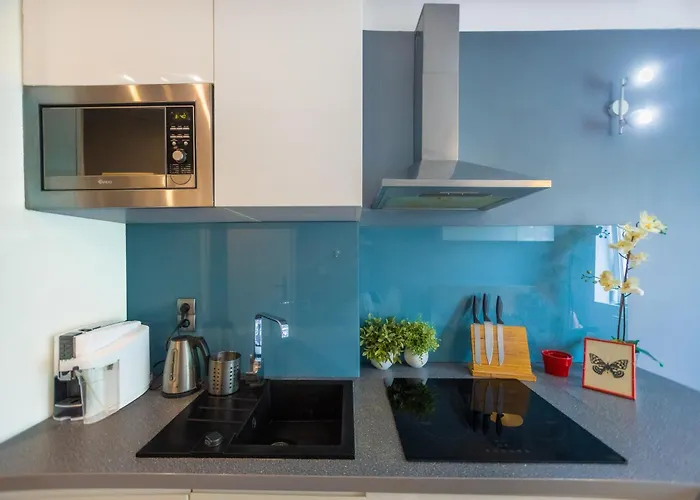 Apartament Cozy Next To The Metro And Center